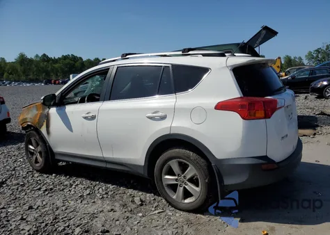 2015 Toyota Rav4 Xle z USA, uszkodzony, nr VIN 2T3RFREV9FW240232
